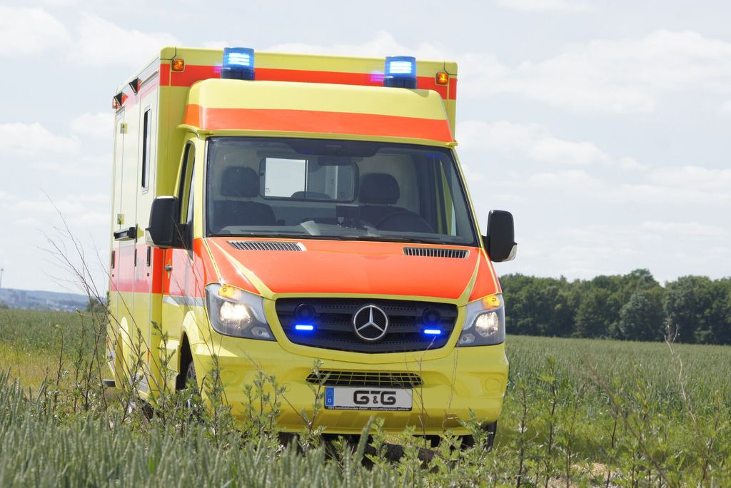 Mercedes-Benz Sprinter 519 // Mod. 2017 // 1 J Garantie // Mercedes-Benz Sprinter 519 // Mod. 2017 // 1 J Garantie // - Ambulancë: foto 2 Mercedes-Benz Sprinter 519 // Mod. 2017 // 1 J Garantie // Mercedes-Benz Sprinter 519 // Mod. 2017 // 1 J Garantie // - Ambulancë: foto 2