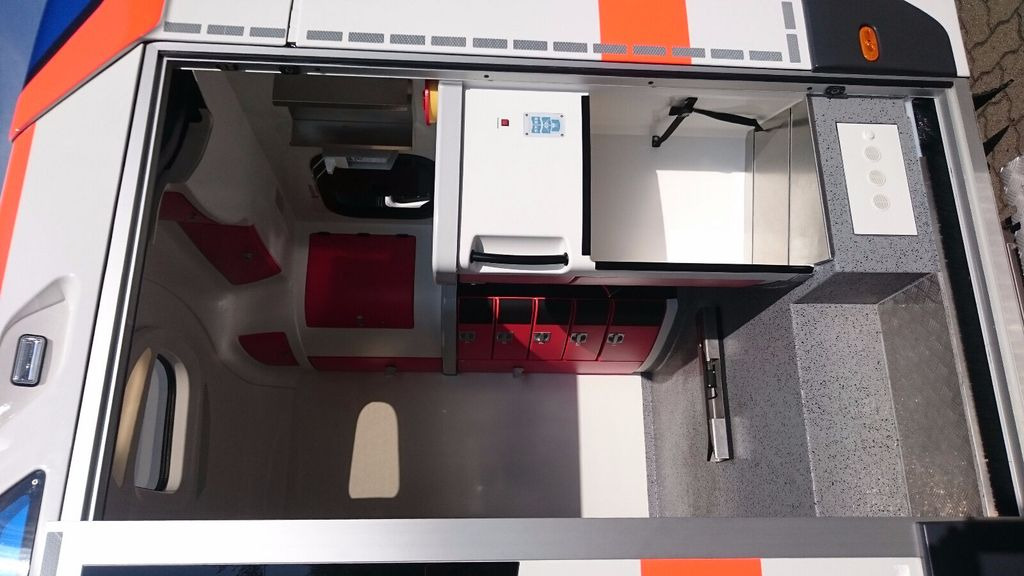 Ambulancë Mercedes-Benz Tigis Mod 2016 wie neu: foto 11
