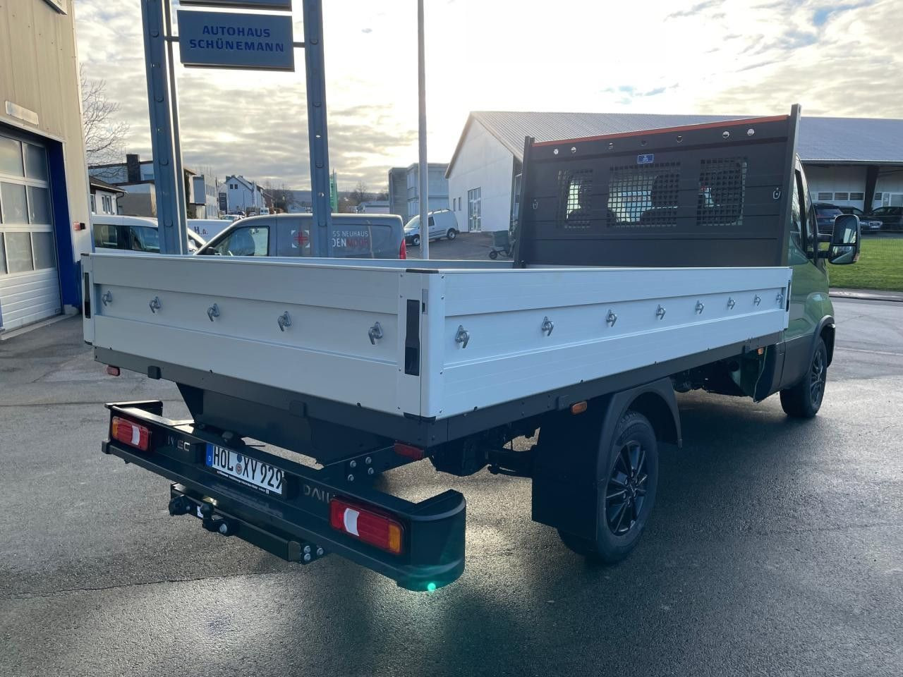 Iveco Daily 35S14A8 Euro6 Klima AHK Navi ZV Iveco Daily 35S14A8 Euro6 Klima AHK Navi ZV - Kamioncine me karroceri: foto 4 Iveco Daily 35S14A8 Euro6 Klima AHK Navi ZV Iveco Daily 35S14A8 Euro6 Klima AHK Navi ZV - Kamioncine me karroceri: foto 4