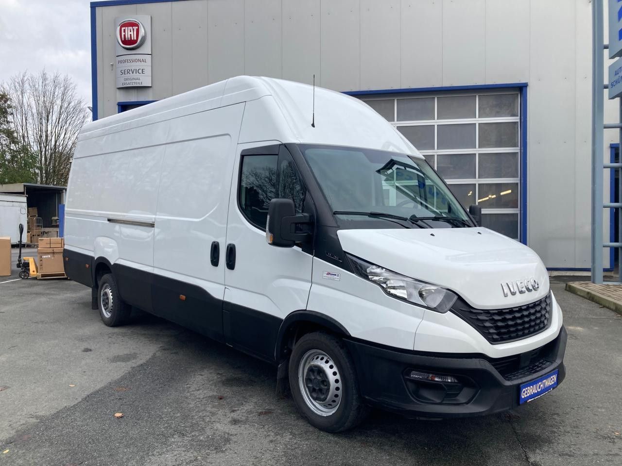 Iveco Daily 35S16V H3 Euro6 Klima AHK Navi ZV - Furgon: foto 2 Iveco Daily 35S16V H3 Euro6 Klima AHK Navi ZV - Furgon: foto 2