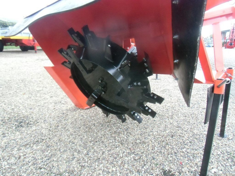 Boxer Greppelfrees - Hapës kanalesh: foto 2 Boxer Greppelfrees - Hapës kanalesh: foto 2