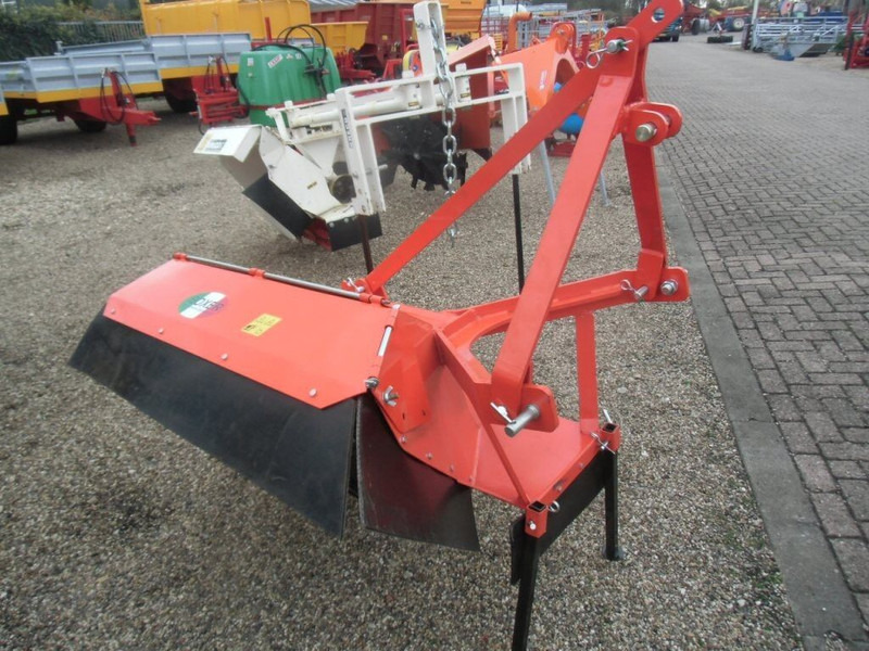 Boxer Greppelfrees - Hapës kanalesh: foto 3 Boxer Greppelfrees - Hapës kanalesh: foto 3