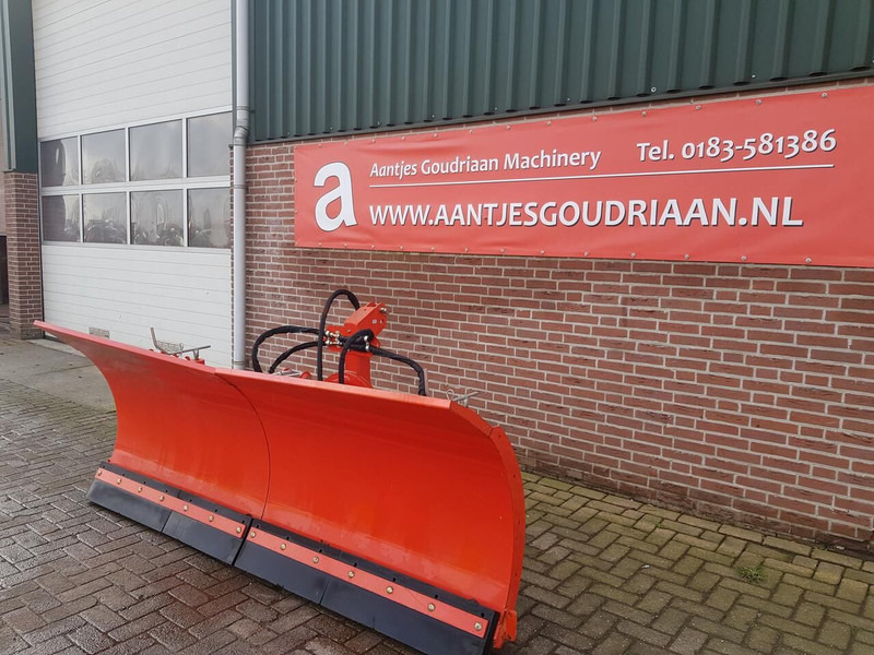 Boxer agri PU 2600 - Borëpastruese: foto 3 Boxer agri PU 2600 - Borëpastruese: foto 3