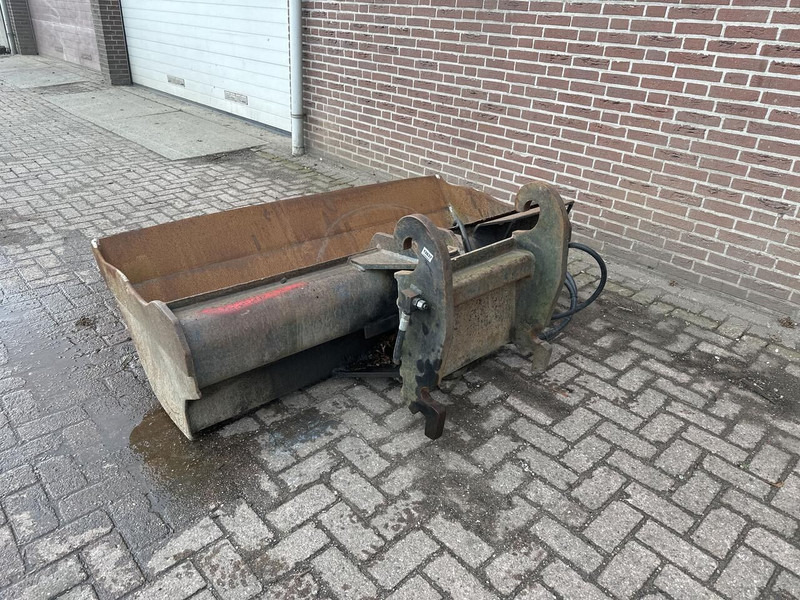 KANTELBAK CW 30 - Gebruikt - Kovë për Makineri ndërtimi: foto 2 KANTELBAK CW 30 - Gebruikt - Kovë për Makineri ndërtimi: foto 2