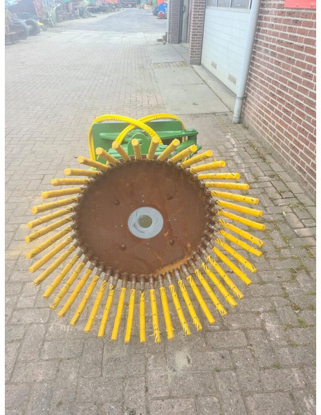 Onbekend Onkruidborstel - Fshesë: foto 5 Onbekend Onkruidborstel - Fshesë: foto 5