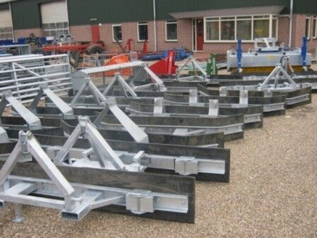 Onbekend Rubberschuif - Pajisje për lirimin e tokës: foto 2 Onbekend Rubberschuif - Pajisje për lirimin e tokës: foto 2