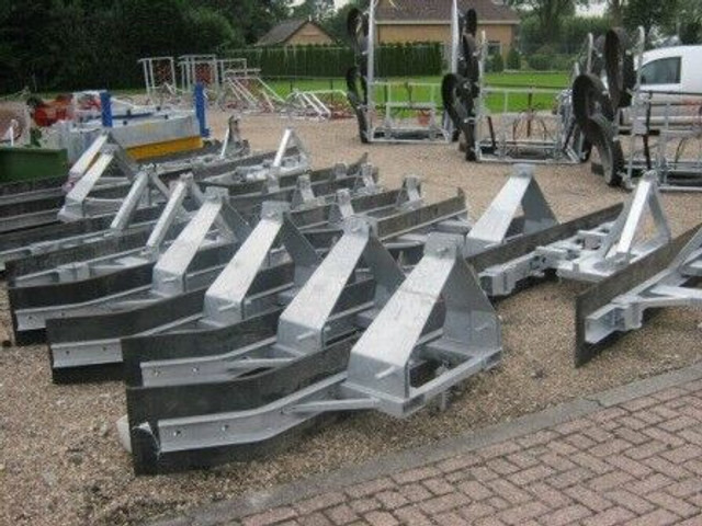 Onbekend Rubberschuif - Pajisje për lirimin e tokës: foto 1 Onbekend Rubberschuif - Pajisje për lirimin e tokës: foto 1