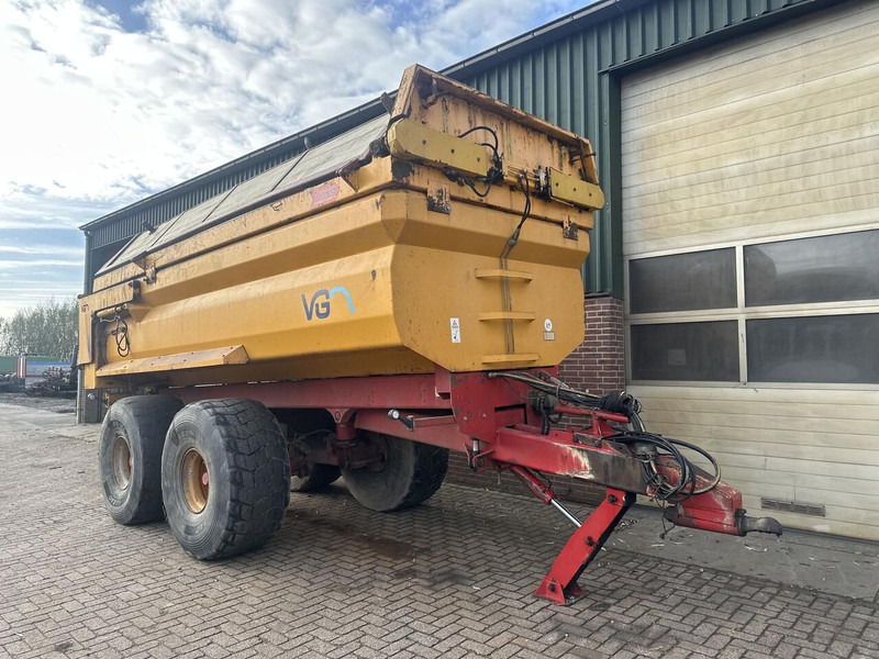 ZK 22 - Rimorkio vetëshkarkuese: foto 2 ZK 22 - Rimorkio vetëshkarkuese: foto 2