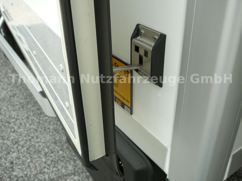 Kamioncine me kontinier i ri MAN TGE 3.180 Koffer Ladebordwand: foto 8 Kamioncine me kontinier i ri MAN TGE 3.180 Koffer Ladebordwand: foto 8