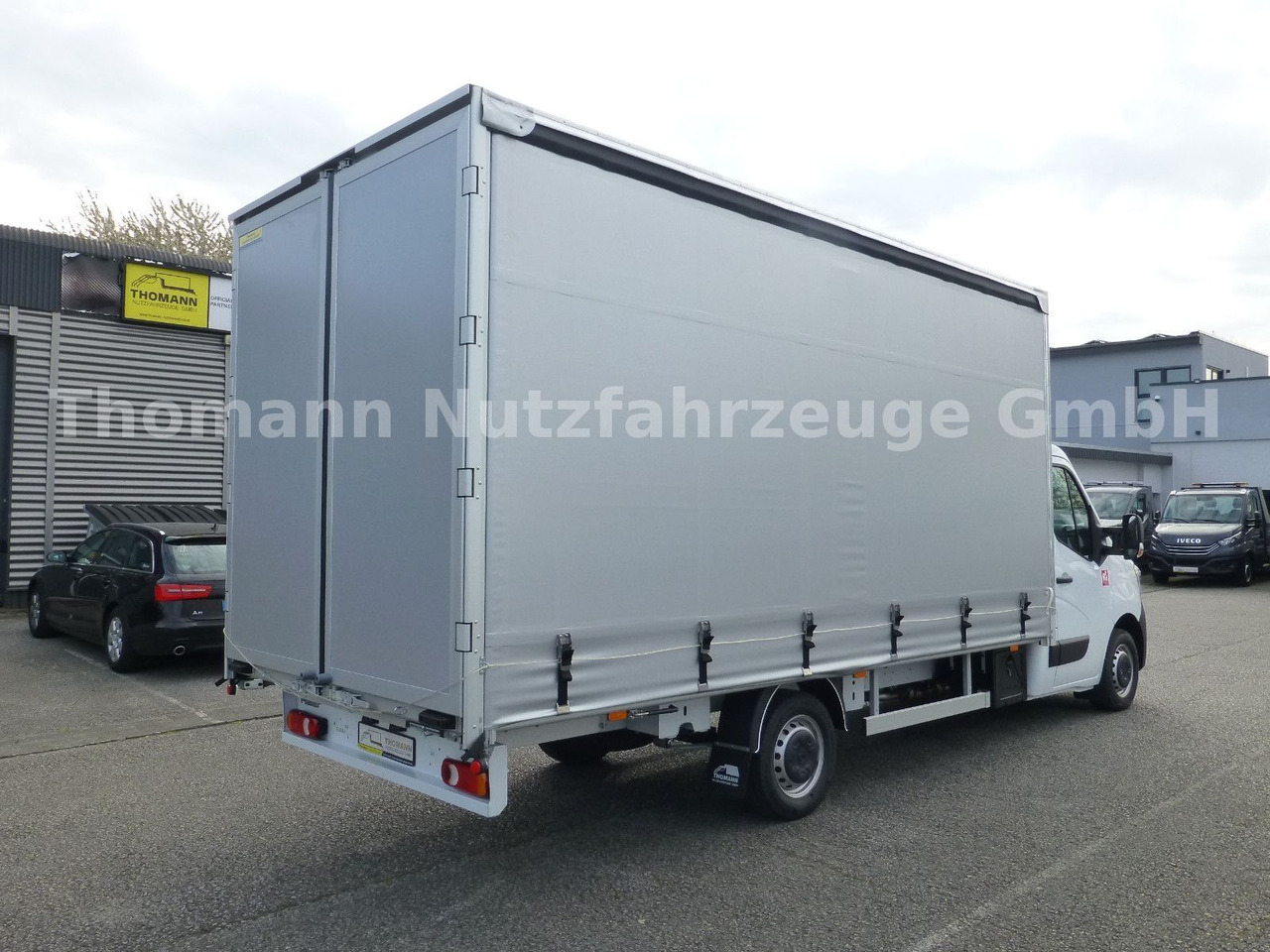 Renault Master by Trucks Pritsche Plane / Türen Vollalu - Kamioncine me tendë: foto 4 Renault Master by Trucks Pritsche Plane / Türen Vollalu - Kamioncine me tendë: foto 4