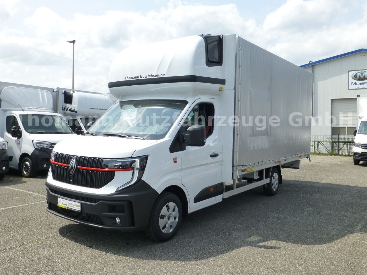 Renault NEW Master Pritsche Plane Schlafkabine - Kamioncine me tendë: foto 5 Renault NEW Master Pritsche Plane Schlafkabine - Kamioncine me tendë: foto 5