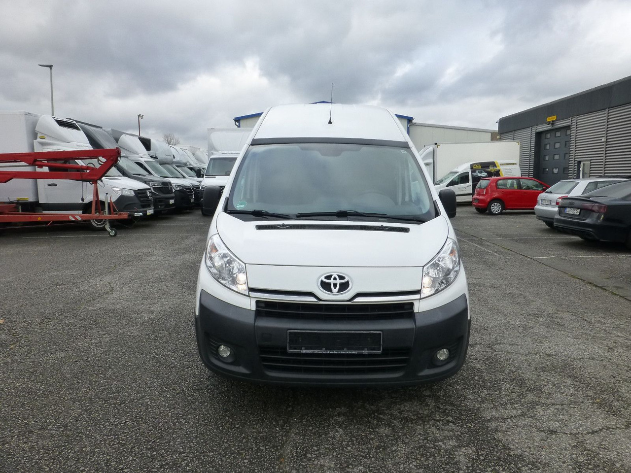 Toyota PROACE 2.0d L2H2 Klima Standheizung - Furgon i vogël: foto 3 Toyota PROACE 2.0d L2H2 Klima Standheizung - Furgon i vogël: foto 3