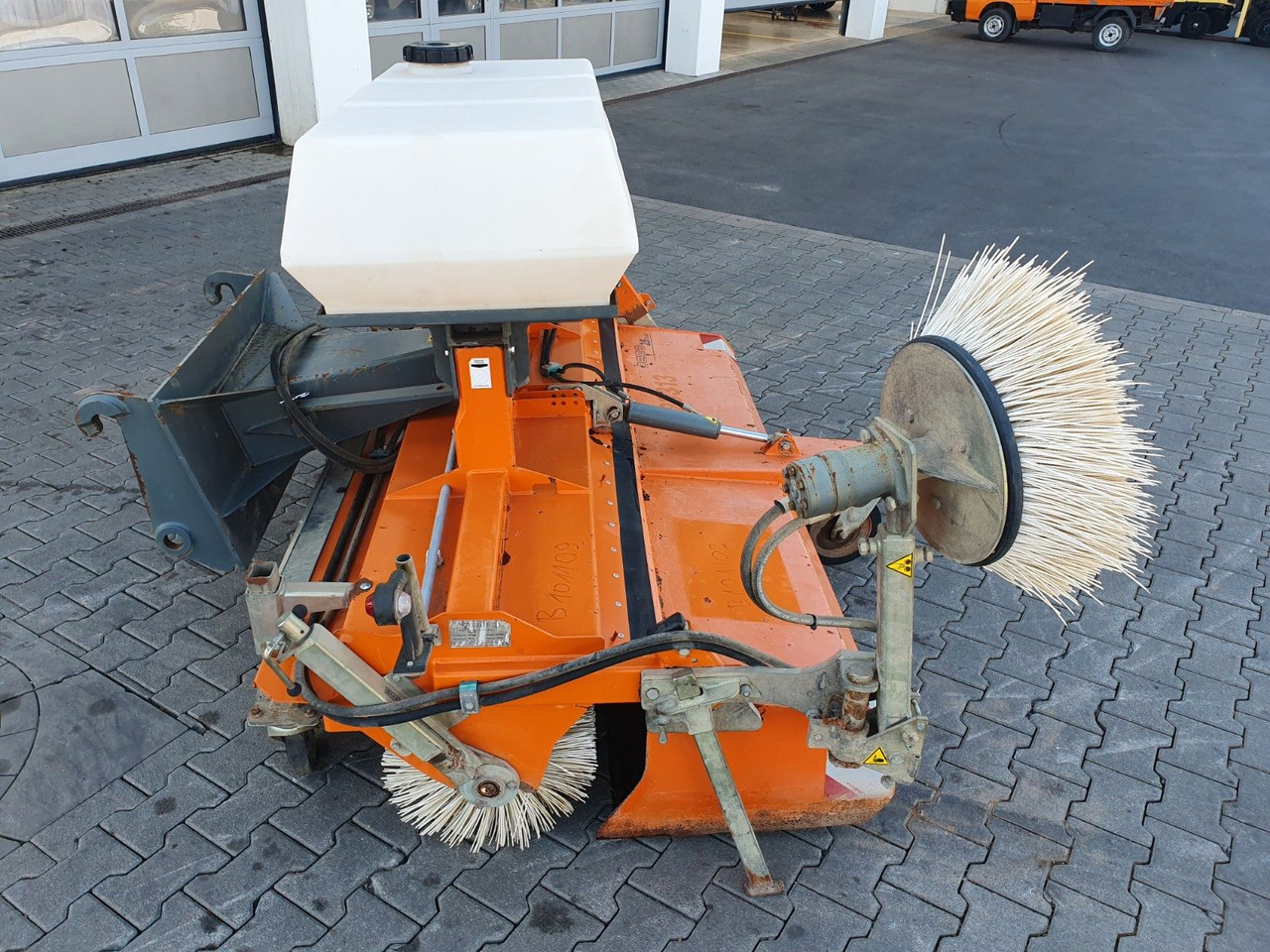 Bema 25 Dual Kehrmaschine / 2.050 mm / 2020 - Fshesë: foto 4 Bema 25 Dual Kehrmaschine / 2.050 mm / 2020 - Fshesë: foto 4