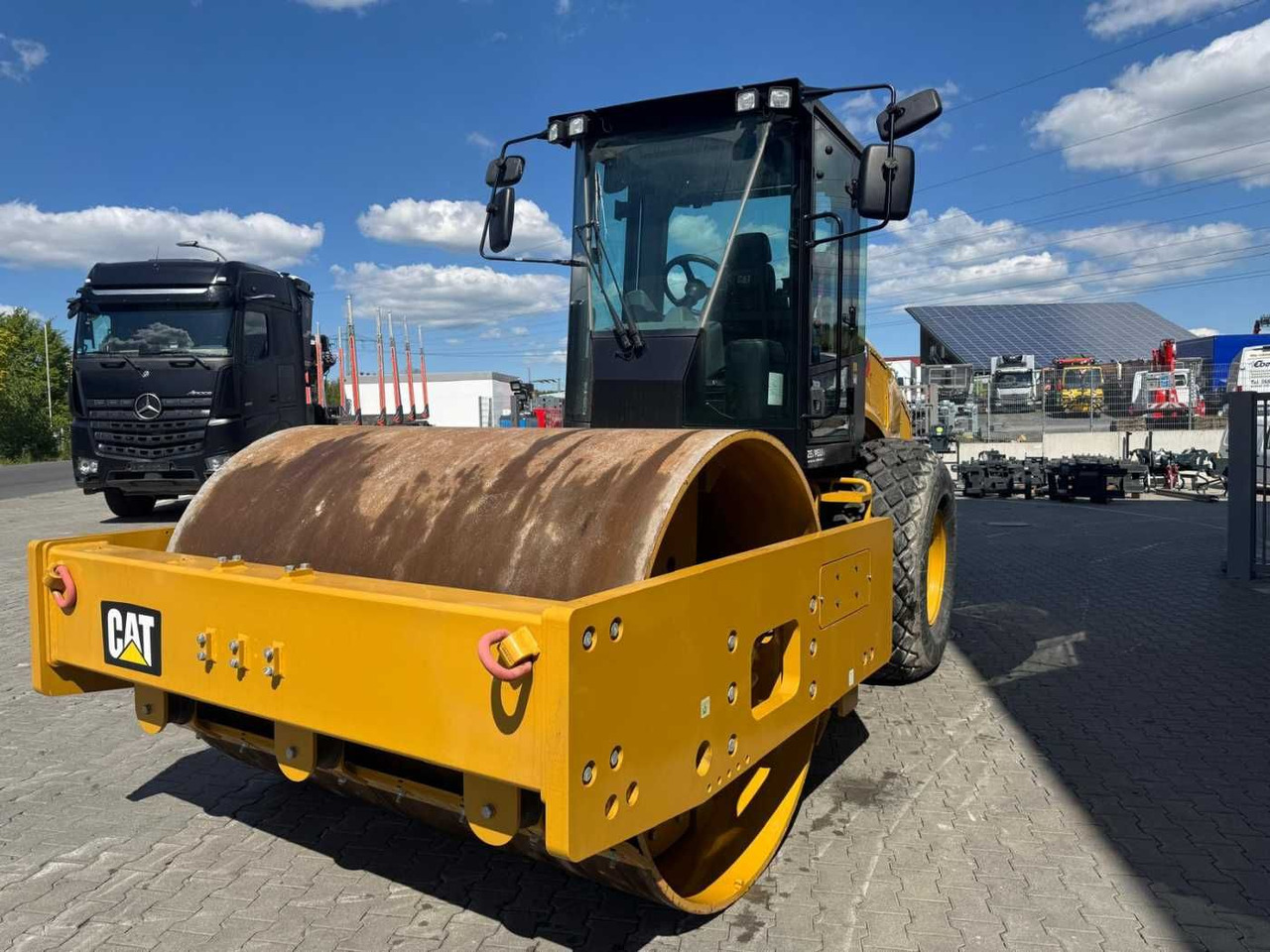 CAT CS66B / 2017 / nur 83h! / Klima / neuwertig! - Ngjeshës: foto 4 CAT CS66B / 2017 / nur 83h! / Klima / neuwertig! - Ngjeshës: foto 4