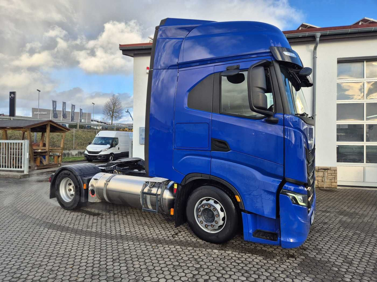 Iveco S-Way 460 NP LNG ACC Intarder Navi - Gjysmë-kamion: foto 5 Iveco S-Way 460 NP LNG ACC Intarder Navi - Gjysmë-kamion: foto 5
