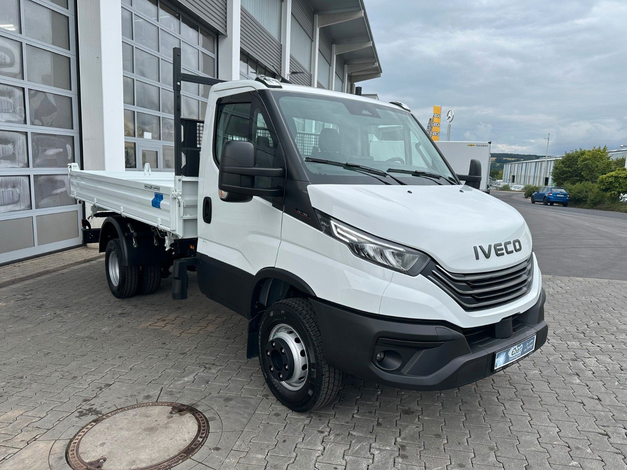 Iveco 70C18H 3-S.-Kipper Meiller *R3.450mm*2xAHK* - Kamioncine vetëshkarkuese: foto 3 Iveco 70C18H 3-S.-Kipper Meiller *R3.450mm*2xAHK* - Kamioncine vetëshkarkuese: foto 3