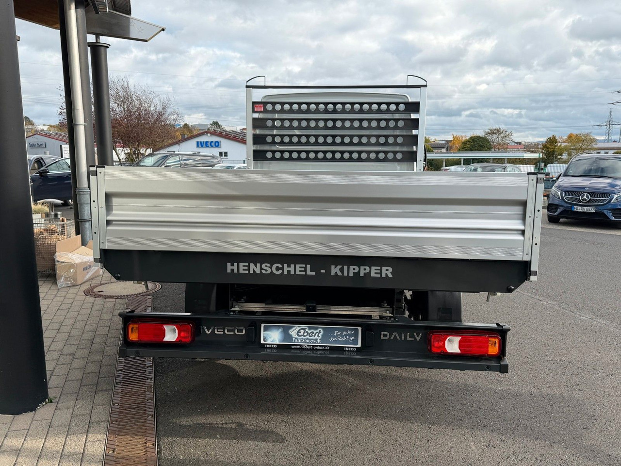 Iveco Daily 35S14 A8*R3.450mm*Automatik*Kamera*3Sitze* - Kamioncine vetëshkarkuese: foto 5 Iveco Daily 35S14 A8*R3.450mm*Automatik*Kamera*3Sitze* - Kamioncine vetëshkarkuese: foto 5