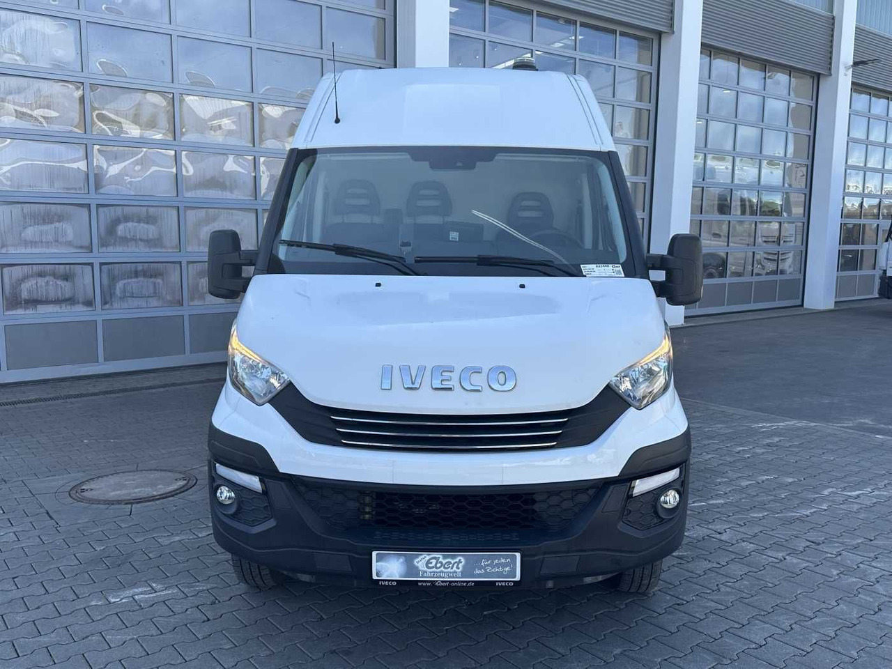 Iveco Daily 50C16 R4.100mm *AHK*Automatik*Ladekran* - Furgon: foto 2 Iveco Daily 50C16 R4.100mm *AHK*Automatik*Ladekran* - Furgon: foto 2