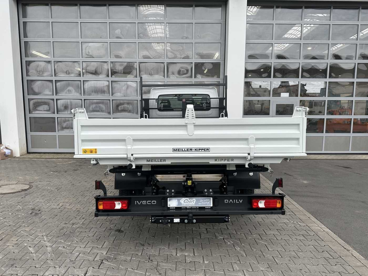 Iveco Daily 70C18H 3-S.-Kipper *R3.750mm*2xAHK* - Kamioncine vetëshkarkuese: foto 5 Iveco Daily 70C18H 3-S.-Kipper *R3.750mm*2xAHK* - Kamioncine vetëshkarkuese: foto 5