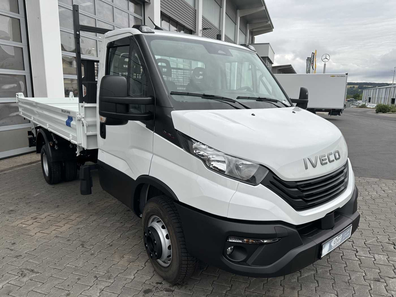 Iveco Daily 70C18H 3-S.-Kipper *R3.750mm*2xAHK* - Kamioncine vetëshkarkuese: foto 3 Iveco Daily 70C18H 3-S.-Kipper *R3.750mm*2xAHK* - Kamioncine vetëshkarkuese: foto 3