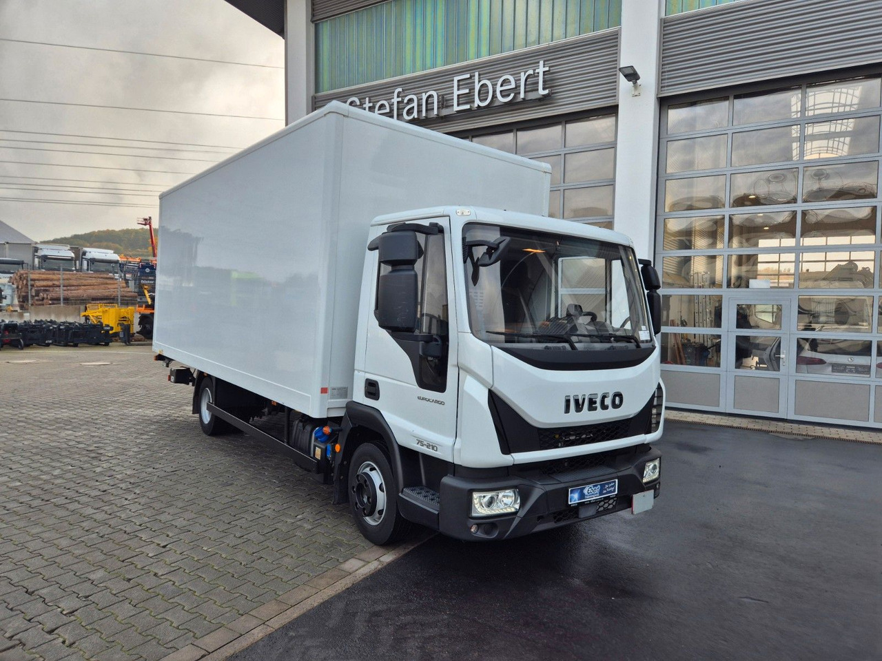 Iveco Eurocargo 75-210 Koffer LBW - Kamioncine me kontinier: foto 3 Iveco Eurocargo 75-210 Koffer LBW - Kamioncine me kontinier: foto 3
