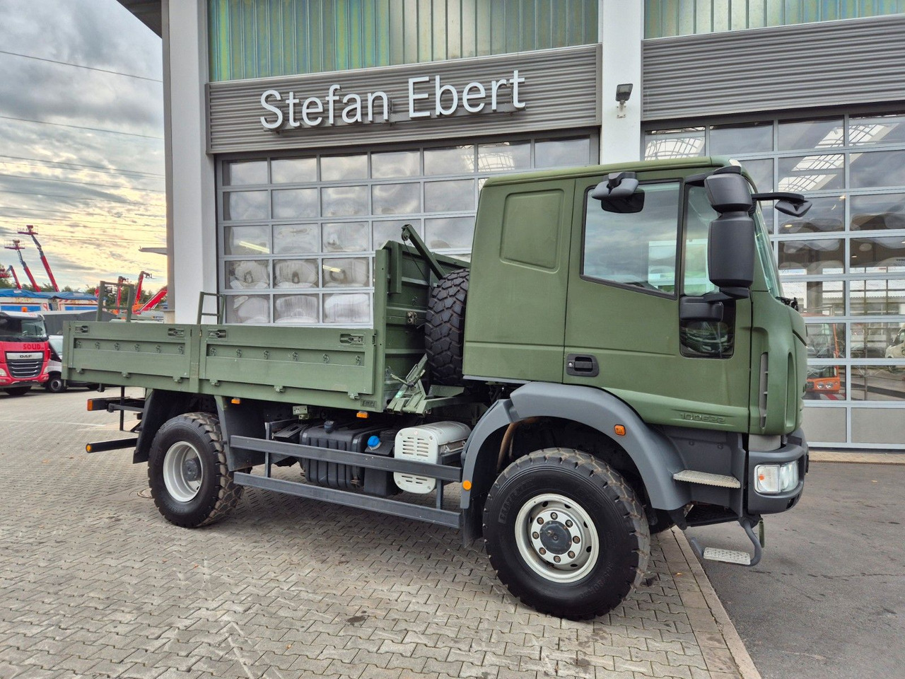 Iveco Eurocargo ML100E22WM-BW 4x4 Pritsche L-Haus Bett - Kamion me karroceri të hapur: foto 4 Iveco Eurocargo ML100E22WM-BW 4x4 Pritsche L-Haus Bett - Kamion me karroceri të hapur: foto 4