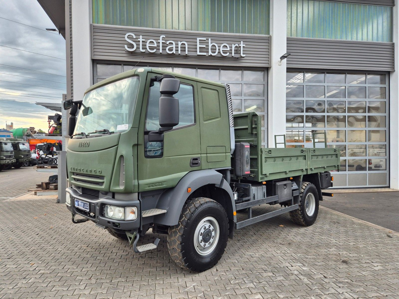 Iveco Eurocargo ML100E22WM-BW 4x4 Pritsche L-Haus Bett - Kamion me karroceri të hapur: foto 3 Iveco Eurocargo ML100E22WM-BW 4x4 Pritsche L-Haus Bett - Kamion me karroceri të hapur: foto 3