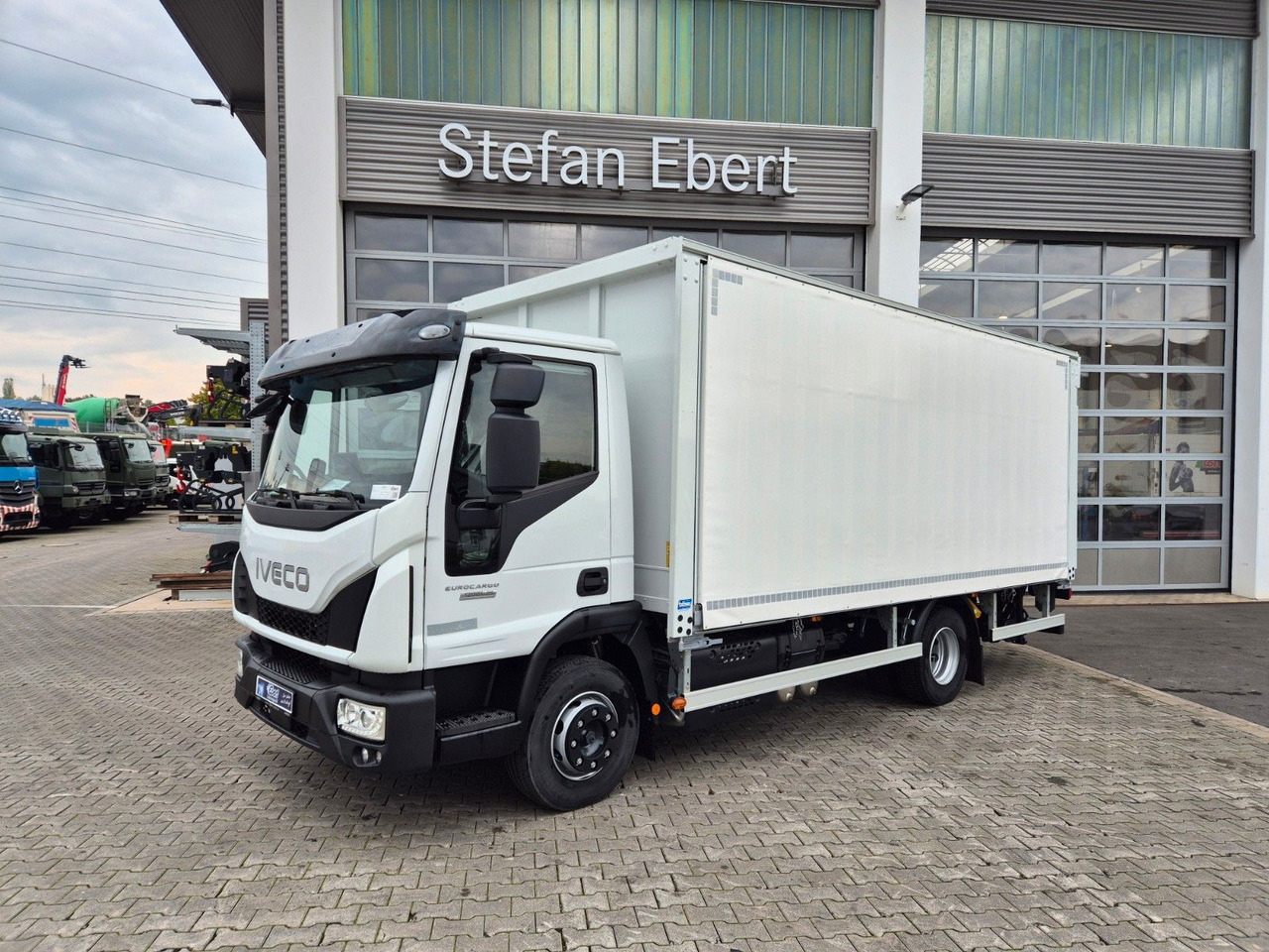 Iveco Eurocargo ML120EL25/P Böse Schiebeplanen LBW AHK - Kamion pijesh: foto 3 Iveco Eurocargo ML120EL25/P Böse Schiebeplanen LBW AHK - Kamion pijesh: foto 3