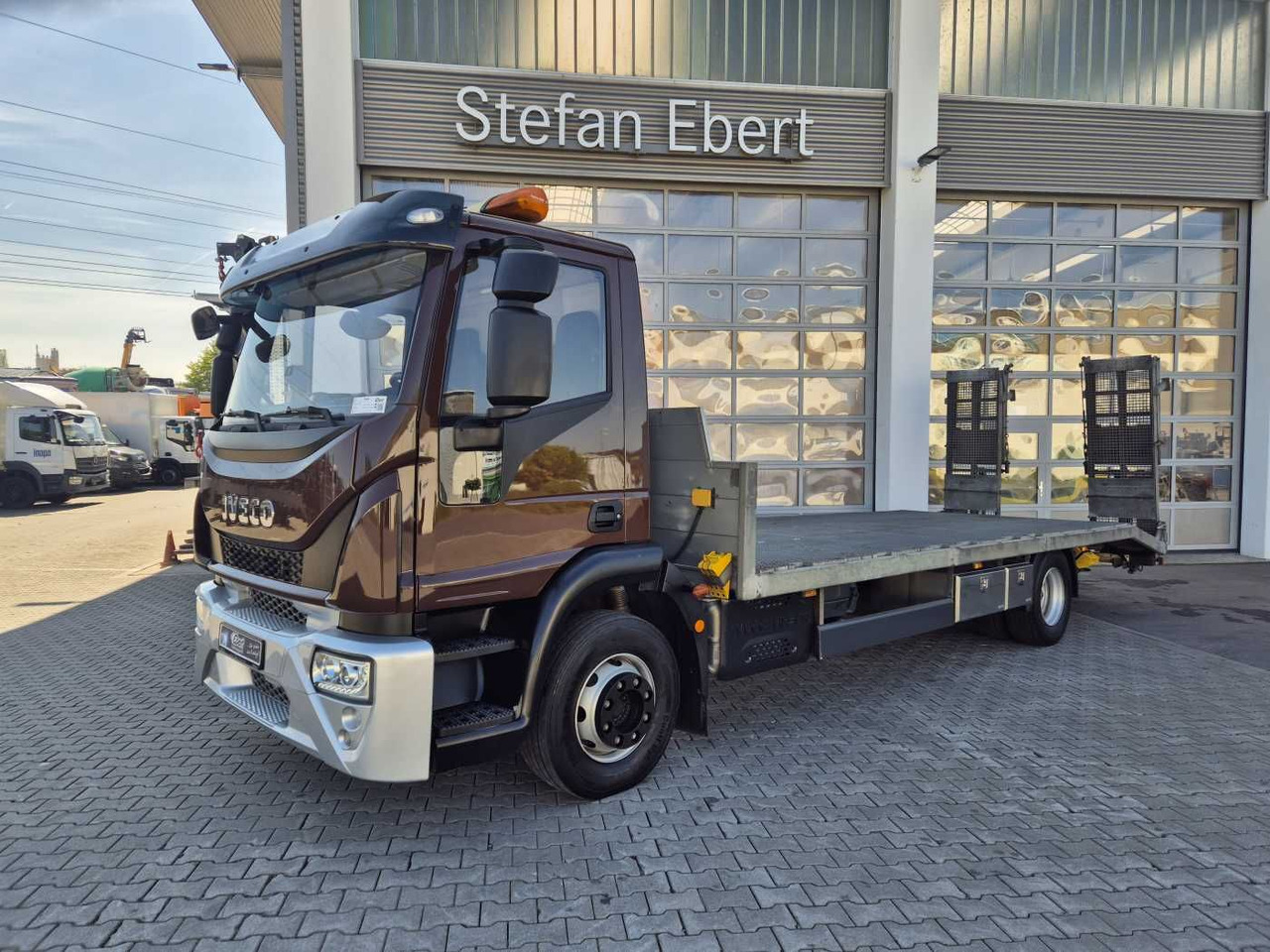 Iveco Eurocargo ML140E25/P Maschinentransporter Winde - Autotransportues: foto 2 Iveco Eurocargo ML140E25/P Maschinentransporter Winde - Autotransportues: foto 2