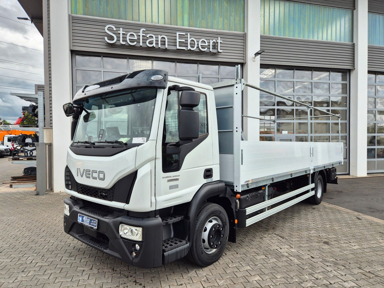 Iveco Eurocargo ML140E28/P Gerüstbau 3 Sitze AHK Klima - Kamion me karroceri të hapur: foto 1 Iveco Eurocargo ML140E28/P Gerüstbau 3 Sitze AHK Klima - Kamion me karroceri të hapur: foto 1