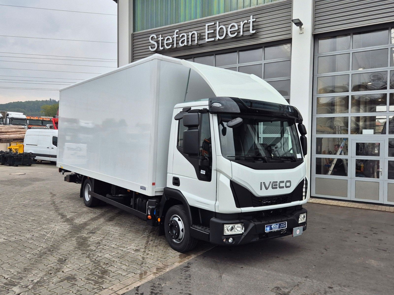 Iveco Eurocargo ML75E21/P LBW Spoiler 3 Sitze Klima - Kamioncine me kontinier: foto 3 Iveco Eurocargo ML75E21/P LBW Spoiler 3 Sitze Klima - Kamioncine me kontinier: foto 3