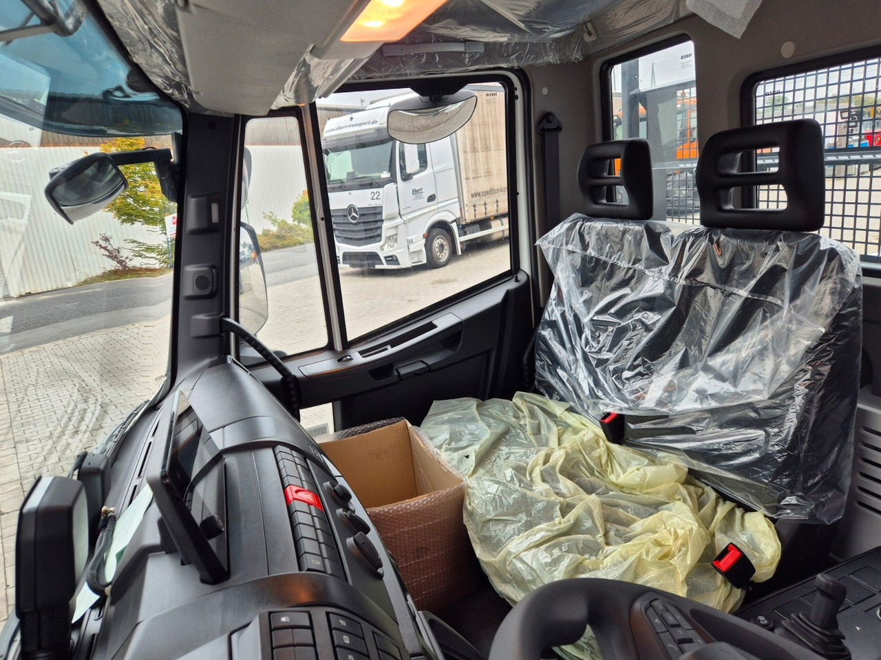 Kamioncine vetëshkarkuese Iveco Eurocargo ML80E21 Meiller Kipper 2x AHK 3 Sitze: foto 17 Kamioncine vetëshkarkuese Iveco Eurocargo ML80E21 Meiller Kipper 2x AHK 3 Sitze: foto 17