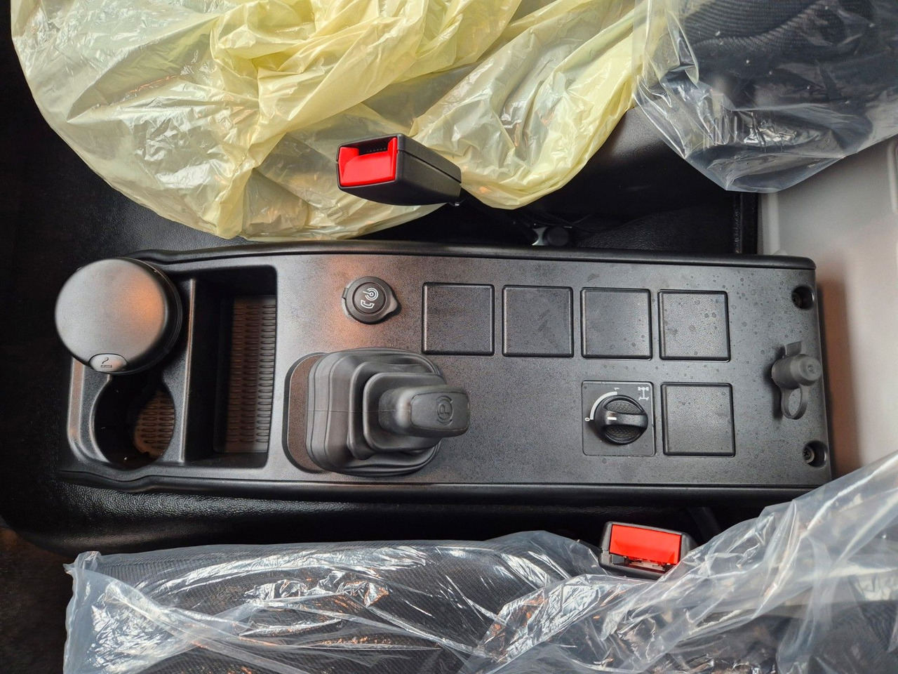 Kamioncine vetëshkarkuese Iveco Eurocargo ML80E21 Meiller Kipper 2x AHK 3 Sitze: foto 18 Kamioncine vetëshkarkuese Iveco Eurocargo ML80E21 Meiller Kipper 2x AHK 3 Sitze: foto 18