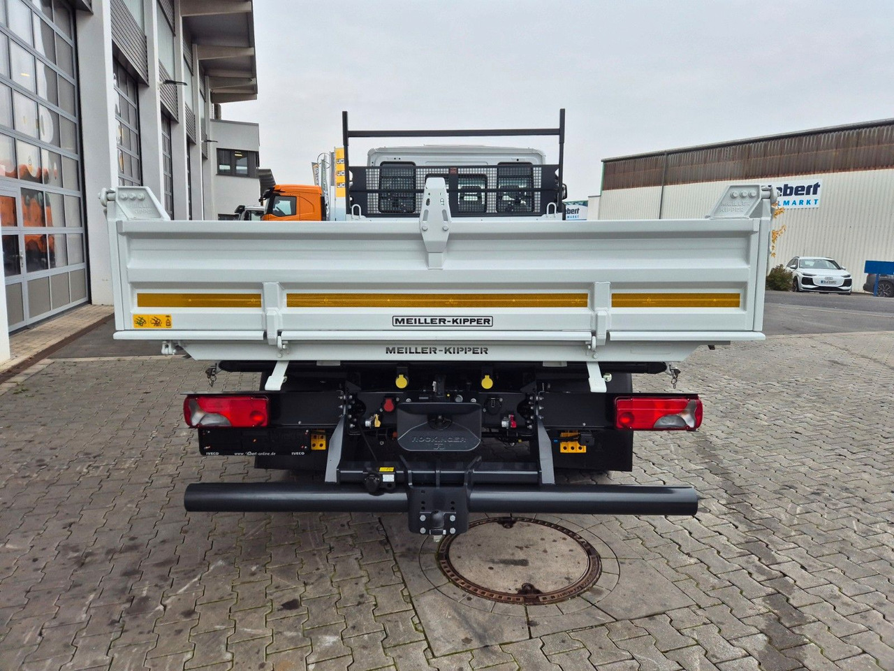 Kamioncine vetëshkarkuese Iveco Eurocargo ML80E21 Meiller Kipper 2x AHK 3 Sitze: foto 9 Kamioncine vetëshkarkuese Iveco Eurocargo ML80E21 Meiller Kipper 2x AHK 3 Sitze: foto 9