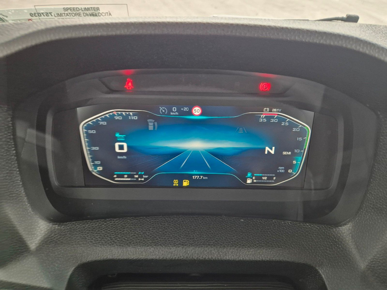 Kamioncine vetëshkarkuese Iveco Eurocargo ML80E21 Meiller Kipper 2x AHK 3 Sitze: foto 15 Kamioncine vetëshkarkuese Iveco Eurocargo ML80E21 Meiller Kipper 2x AHK 3 Sitze: foto 15