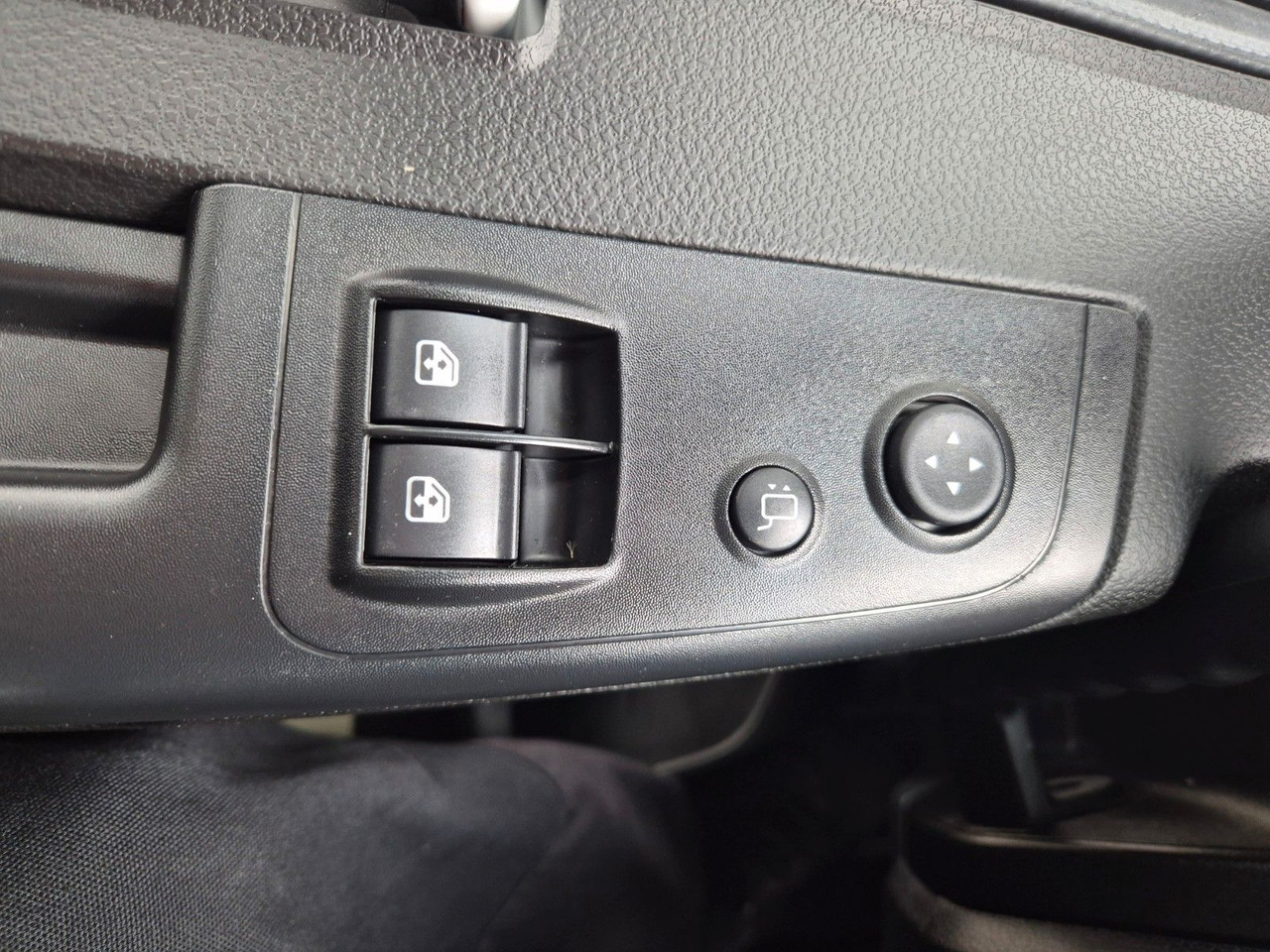 Kamioncine vetëshkarkuese Iveco Eurocargo ML80E21 Meiller Kipper 2x AHK 3 Sitze: foto 22 Kamioncine vetëshkarkuese Iveco Eurocargo ML80E21 Meiller Kipper 2x AHK 3 Sitze: foto 22