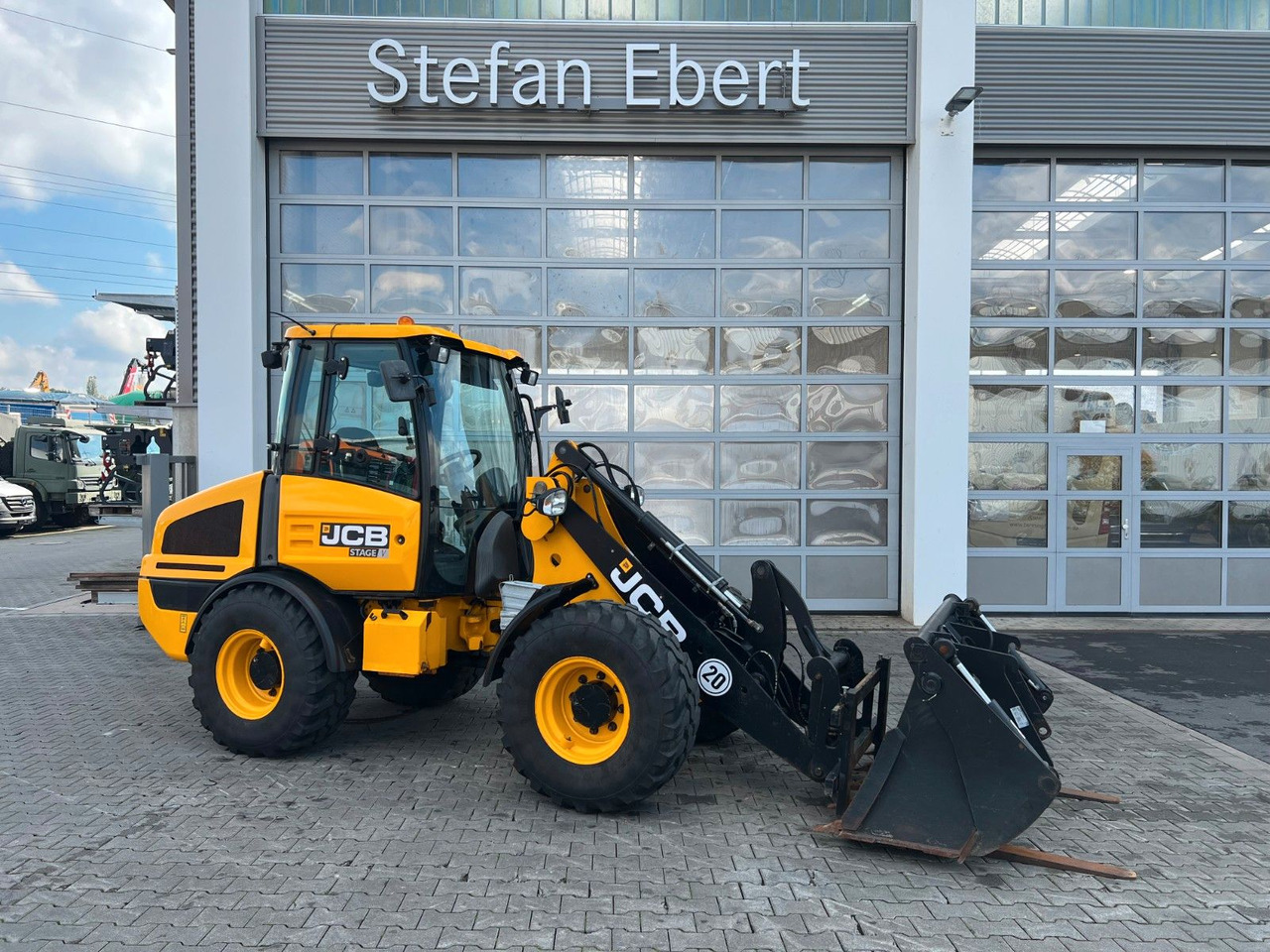 JCB 407 SV / nur 268h! / Klappschaufel & Gabel - Fadrom me goma: foto 1 JCB 407 SV / nur 268h! / Klappschaufel & Gabel - Fadrom me goma: foto 1