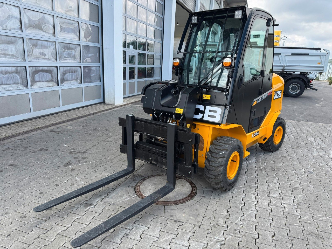 JCB TLT 35-26D 4WD Teletruck / NEU 2025 / SS - Ekskavator teleskopik: foto 4 JCB TLT 35-26D 4WD Teletruck / NEU 2025 / SS - Ekskavator teleskopik: foto 4