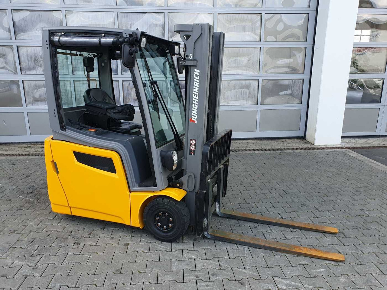 Jungheinrich EFG 215 / Triplex: 4.25m! / SS / nur 2.184h! - Pirun elektrik: foto 2 Jungheinrich EFG 215 / Triplex: 4.25m! / SS / nur 2.184h! - Pirun elektrik: foto 2