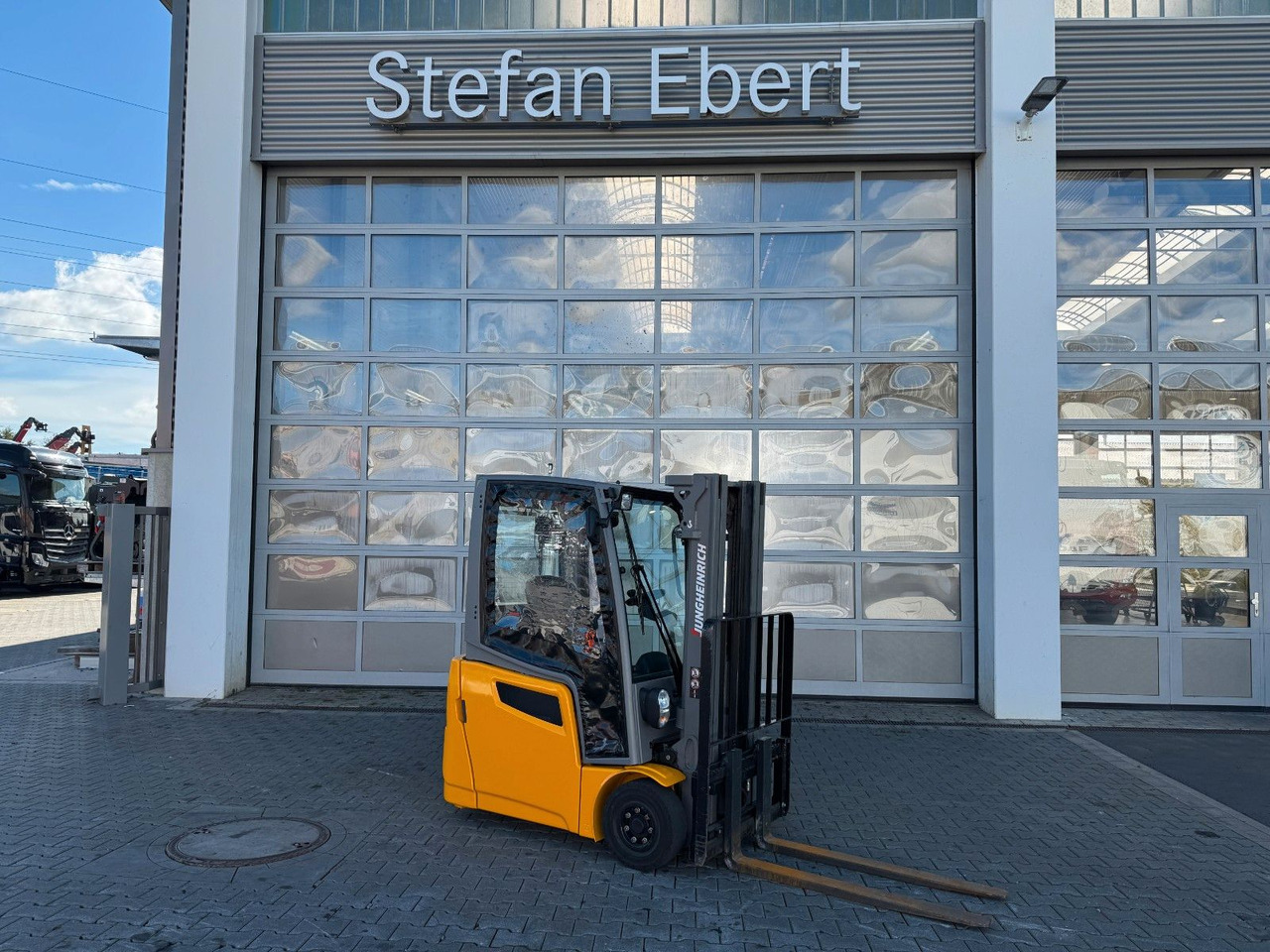 Jungheinrich EFG 215 / Triplex: 4.25m! / SS / nur 2.865h! - Pirun elektrik: foto 1 Jungheinrich EFG 215 / Triplex: 4.25m! / SS / nur 2.865h! - Pirun elektrik: foto 1