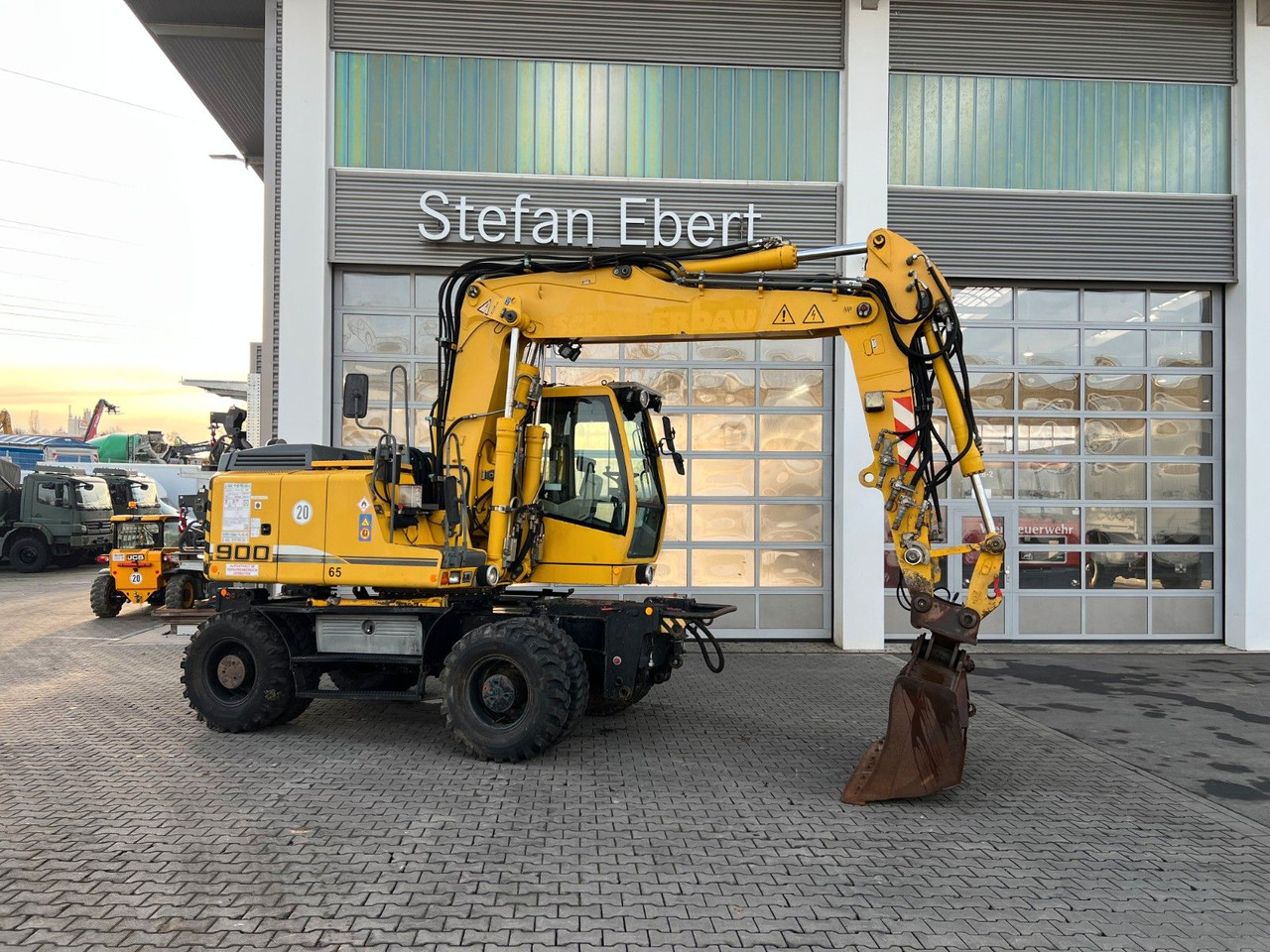Liebherr A 900 C ZW Litronic / 19.616 h / 2009 - Ekskavator me goma: foto 1 Liebherr A 900 C ZW Litronic / 19.616 h / 2009 - Ekskavator me goma: foto 1