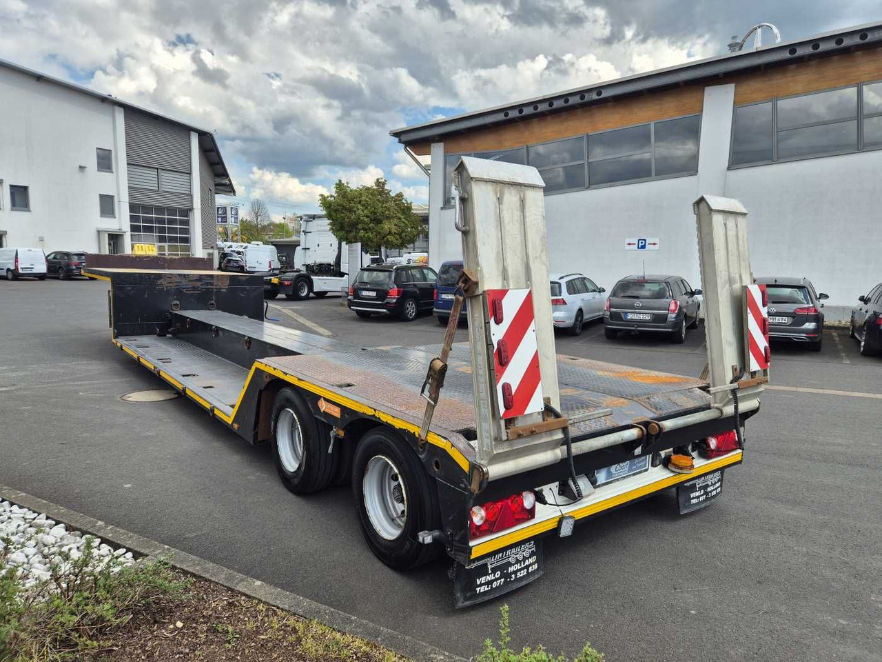 LinTrailers S2A 14 LSDN Teleskopierbar BPW-Achsen 57.000km - Gjysmë rimorkio me plan ngarkimi të ulët: foto 3 LinTrailers S2A 14 LSDN Teleskopierbar BPW-Achsen 57.000km - Gjysmë rimorkio me plan ngarkimi të ulët: foto 3