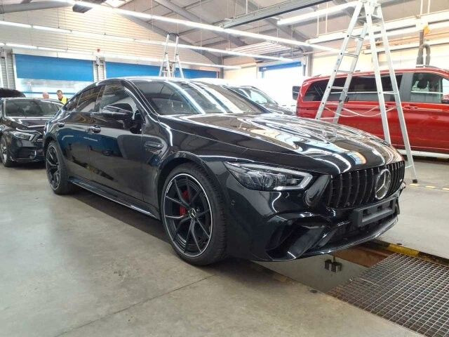Mercedes-Benz AMG 63 4M Pano+AirM+Burm+Massage+360+AGA+ - Coupe: foto 2 Mercedes-Benz AMG 63 4M Pano+AirM+Burm+Massage+360+AGA+ - Coupe: foto 2