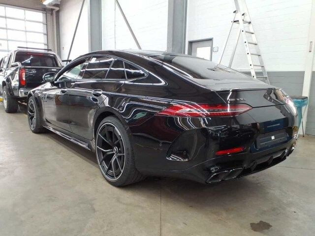 Mercedes-Benz AMG 63 4M Pano+AirM+Burm+Massage+360+AGA+ - Coupe: foto 4 Mercedes-Benz AMG 63 4M Pano+AirM+Burm+Massage+360+AGA+ - Coupe: foto 4
