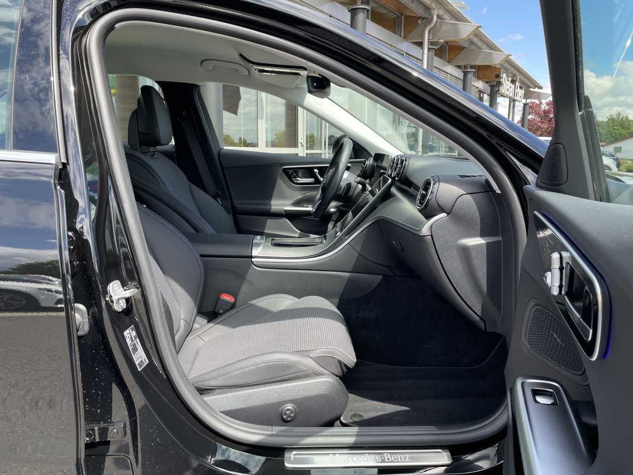 Sedan Mercedes-Benz C 180 9G Avantgarde Memory+Distr+ 360°+Keyless+L: foto 8 Sedan Mercedes-Benz C 180 9G Avantgarde Memory+Distr+ 360°+Keyless+L: foto 8