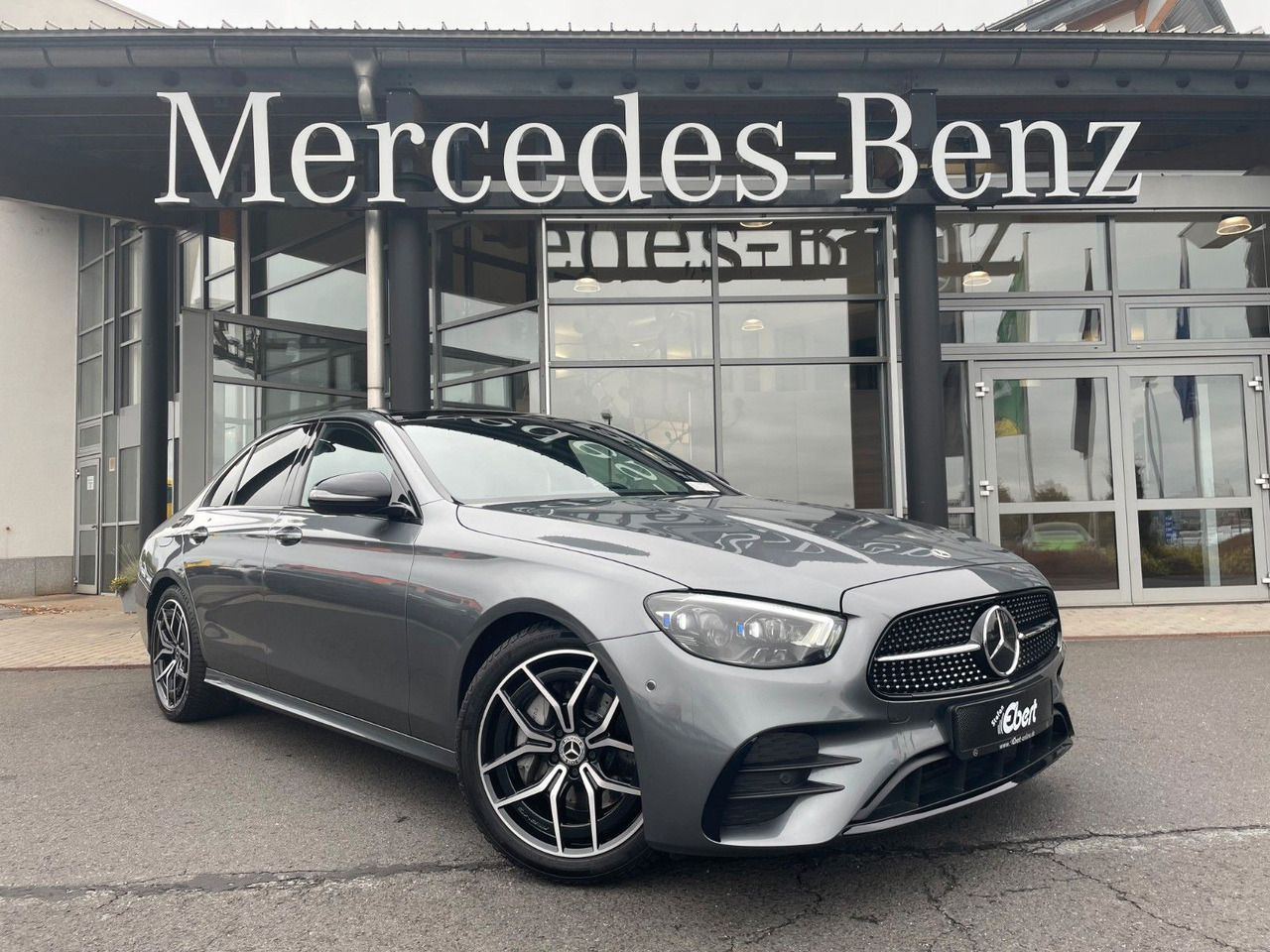 Mercedes-Benz E 220 d AMG+MBeam+Pano+Distr+R-Kamera - Sedan: foto 1 Mercedes-Benz E 220 d AMG+MBeam+Pano+Distr+R-Kamera - Sedan: foto 1