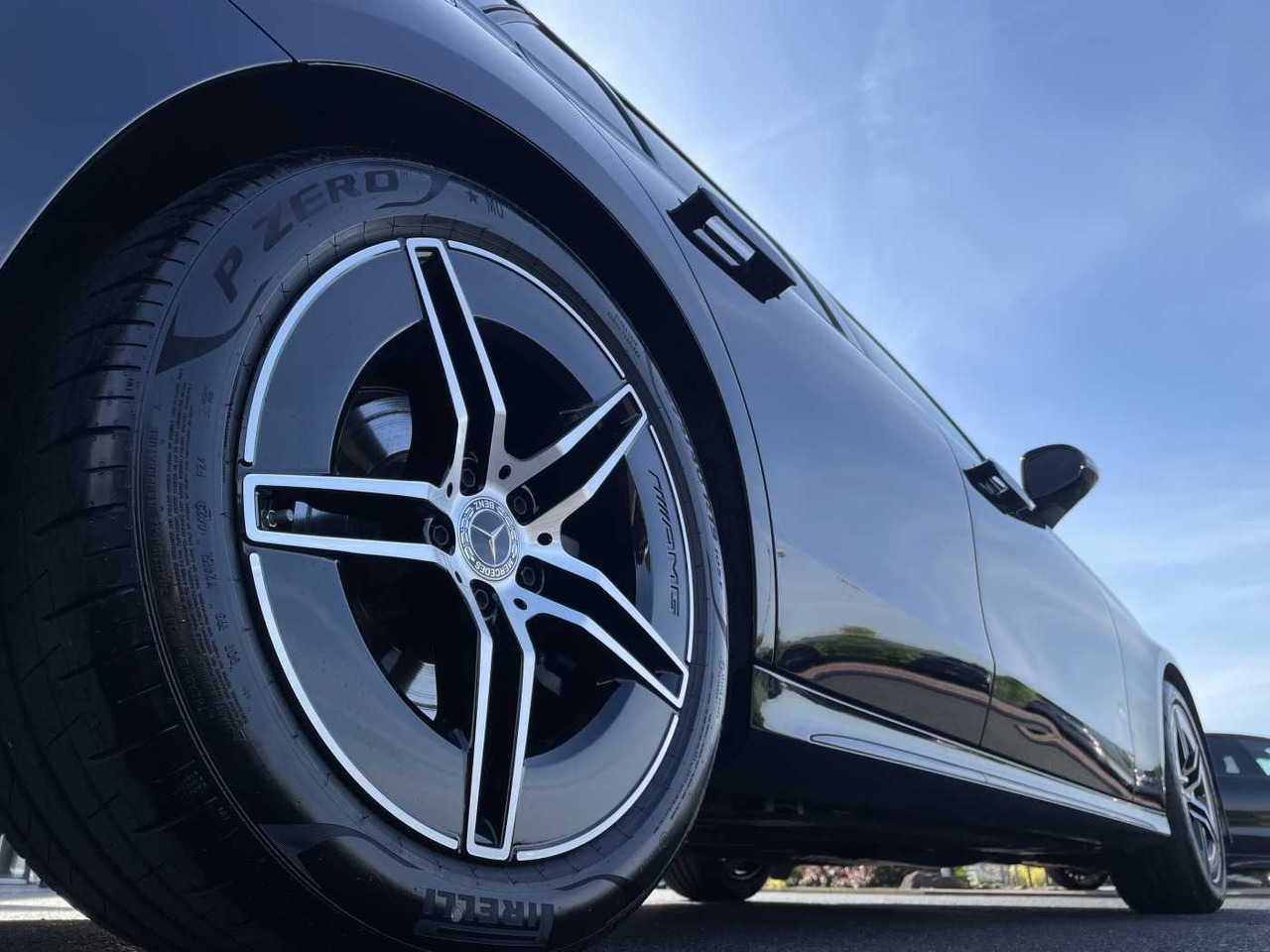 Mercedes-Benz E 220 d T AMG-Line AHK+Distr+R-Kamera +Ambiente+ - Veturë: foto 5 Mercedes-Benz E 220 d T AMG-Line AHK+Distr+R-Kamera +Ambiente+ - Veturë: foto 5
