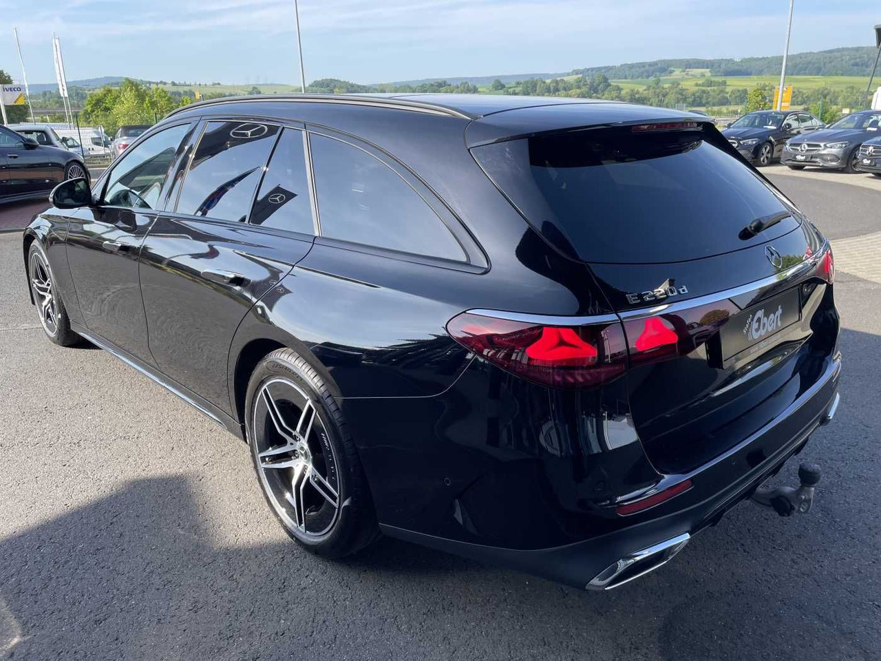 Mercedes-Benz E 220 d T AMG-Line AHK+Distr+R-Kamera +Ambiente+ - Veturë: foto 3 Mercedes-Benz E 220 d T AMG-Line AHK+Distr+R-Kamera +Ambiente+ - Veturë: foto 3