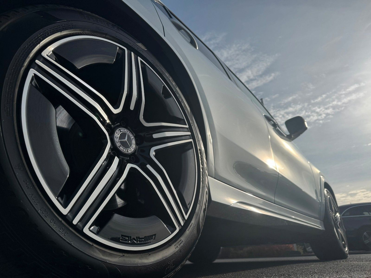 Mercedes-Benz GLE 300 d AMG AHK+360°+HUD+Pano+MBeam+Burm+Air - SUV: foto 5 Mercedes-Benz GLE 300 d AMG AHK+360°+HUD+Pano+MBeam+Burm+Air - SUV: foto 5