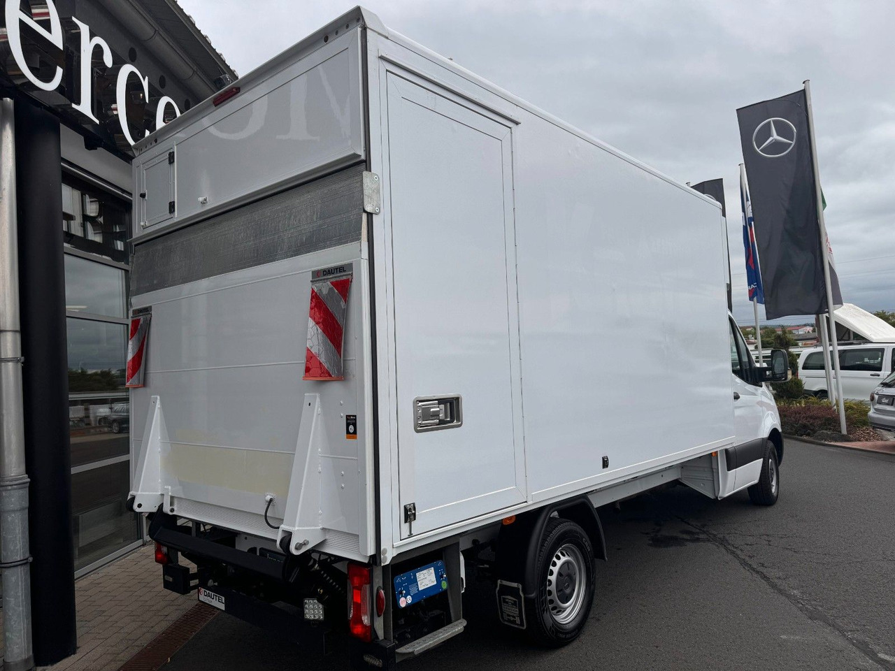 Mercedes-Benz Sprinter 317 CDI 4325 Koffer LBW Klima Kamera - Kamioncine me kontinier: foto 4 Mercedes-Benz Sprinter 317 CDI 4325 Koffer LBW Klima Kamera - Kamioncine me kontinier: foto 4